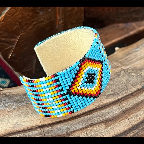 Native American Beaded Bracelet - Picture 1 of 13